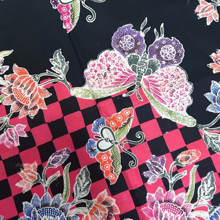Flowers & Butterflies with Geometric Shapes - Black