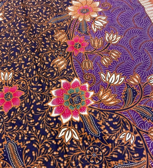 Traditional Flowers Motif Border - Purple